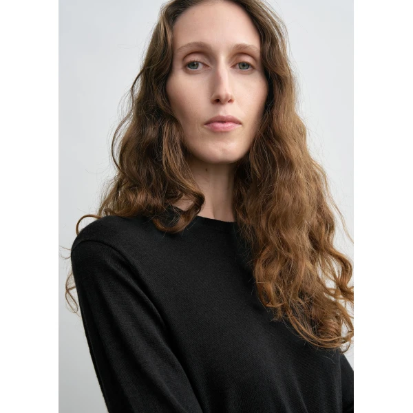 Totême Fine crew knit in Black - Knitwear - Scandinavian Minimalist Luxury at Coveti