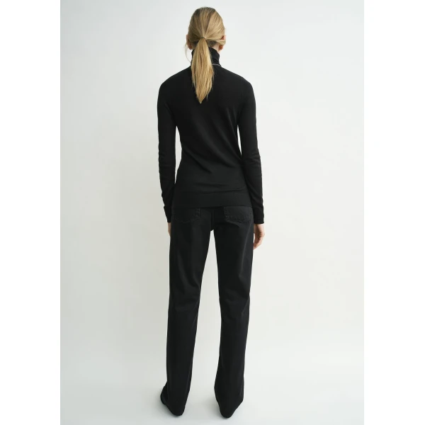 Totême Fine turtleneck in Black - Knitwear - Scandinavian Minimalist Luxury at Coveti