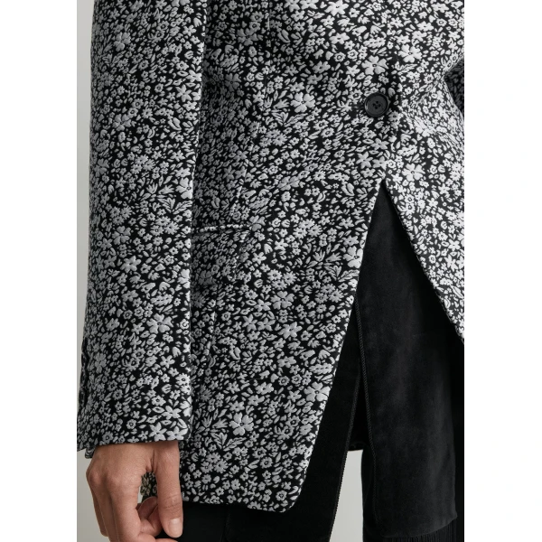 Totême Floral slouch blazer in White / Black - Jackets - Scandinavian Minimalist Luxury at Coveti