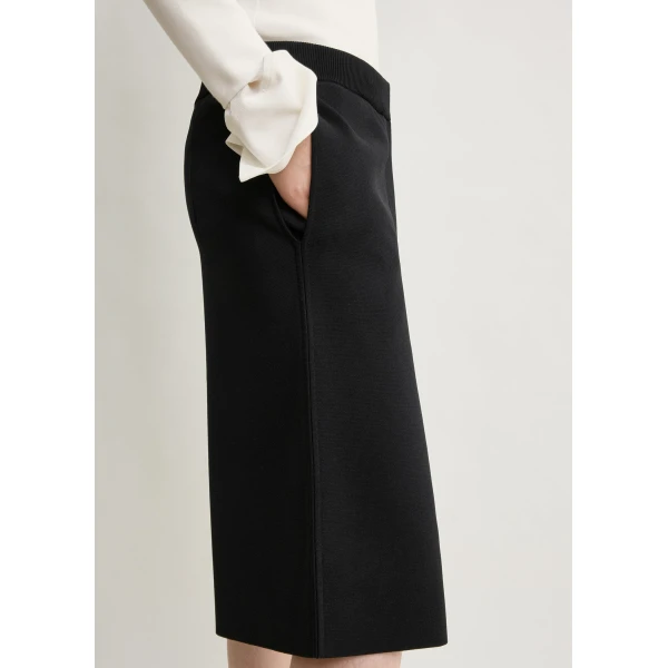 Totême Knit shorts in Black - Shorts - Scandinavian Minimalist Luxury at Coveti