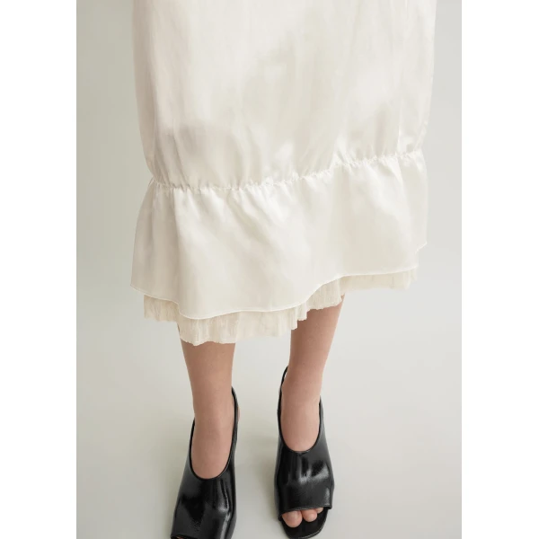 Totême Layered satin skirt in White - Skirts - Scandinavian Minimalist Luxury at Coveti
