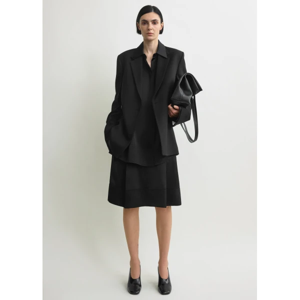 Totême Long boxy blazer in Black - Jackets - Scandinavian Minimalist Luxury at Coveti
