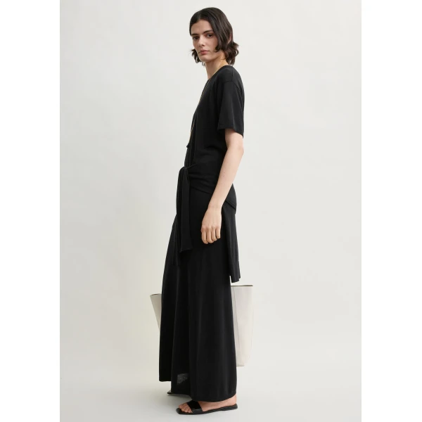 Totême Long knit skirt in Black - Skirts - Scandinavian Minimalist Luxury at Coveti
