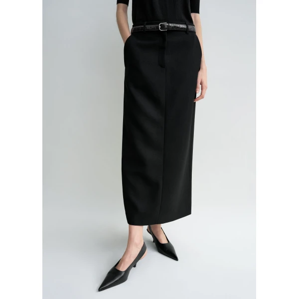 Totême Low-waist straight skirt in Black - Skirts - Scandinavian Minimalist Luxury at Coveti