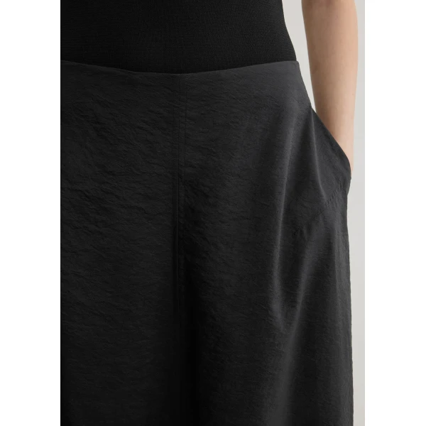 Totême Parachute skirt in Black - Skirts - Scandinavian Minimalist Luxury at Coveti