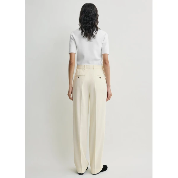 Totême Pleat trousers in Off-white - Pants - Scandinavian Minimalist Luxury at Coveti