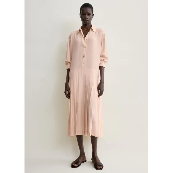 Totême Pleated shirtdress in Dusty pink - Dresses - Scandinavian Minimalist Luxury at Coveti