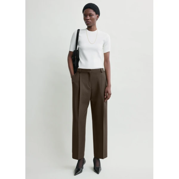 Totême Pleated straight trousers in Bark - Pants - Scandinavian Minimalist Luxury at Coveti