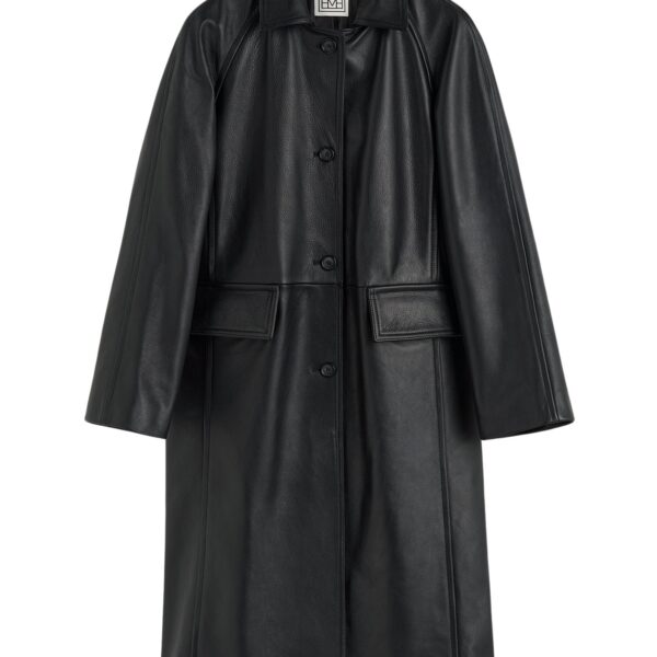Totême Raglan leather coat in Black - Coats - Scandinavian Minimalist Luxury at Coveti