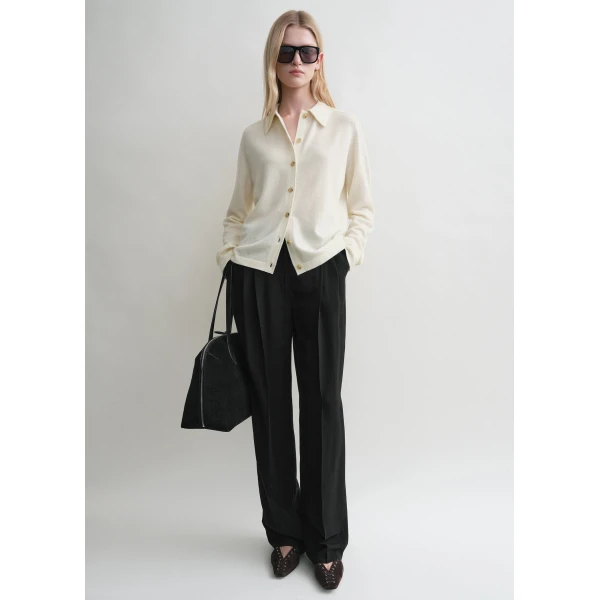 Totême Raglan-sleeve cashmere cardigan in Talc - Knitwear - Scandinavian Minimalist Luxury at Coveti