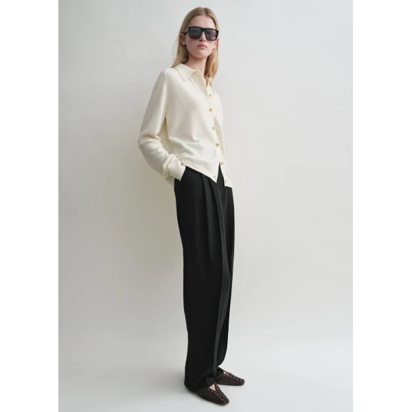 Totême Raglan-sleeve cashmere cardigan in Talc - Knitwear - Scandinavian Minimalist Luxury at Coveti