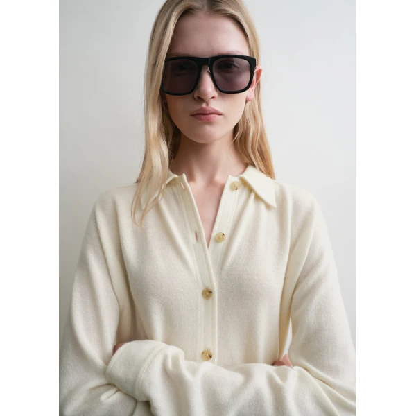 Totême Raglan-sleeve cashmere cardigan in Talc - Knitwear - Scandinavian Minimalist Luxury at Coveti
