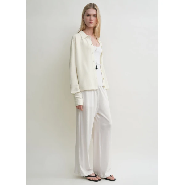 Totême Raglan-sleeve cashmere cardigan in White - Knitwear - Scandinavian Minimalist Luxury at Coveti