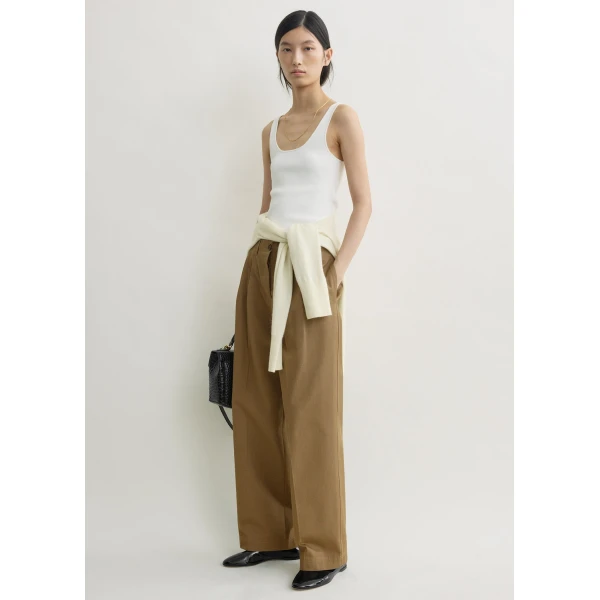 Totême Relaxed chino trousers in Hazel - Pants - Scandinavian Minimalist Luxury at Coveti