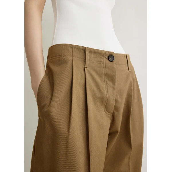 Totême Relaxed chino trousers in Hazel - Pants - Scandinavian Minimalist Luxury at Coveti