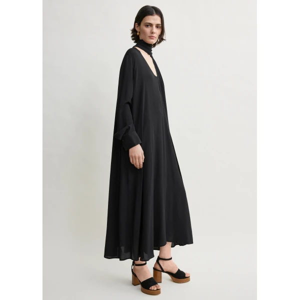 Totême Rounded neckline dress in Black - Dresses - Scandinavian Minimalist Luxury at Coveti