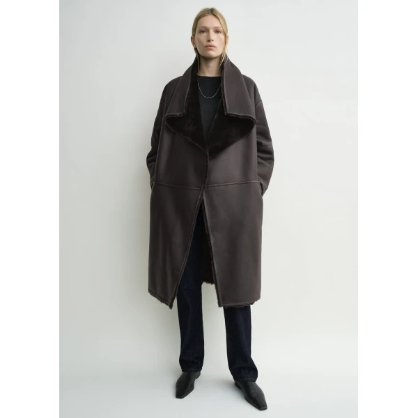 Totême Shearling wrap coat in Dark brown - Coats - Scandinavian Minimalist Luxury at Coveti