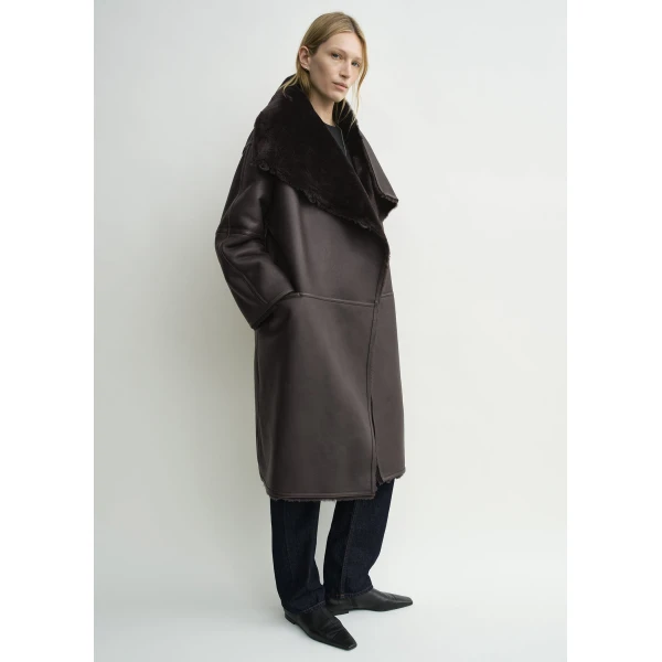Totême Shearling wrap coat in Dark brown - Coats - Scandinavian Minimalist Luxury at Coveti