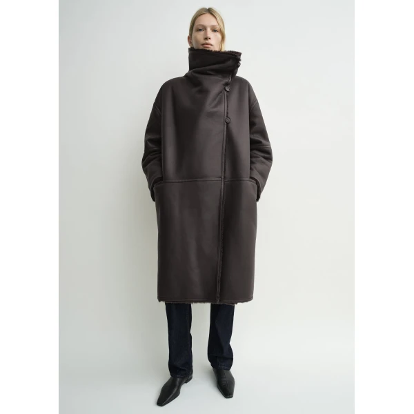 Totême Shearling wrap coat in Dark brown - Coats - Scandinavian Minimalist Luxury at Coveti