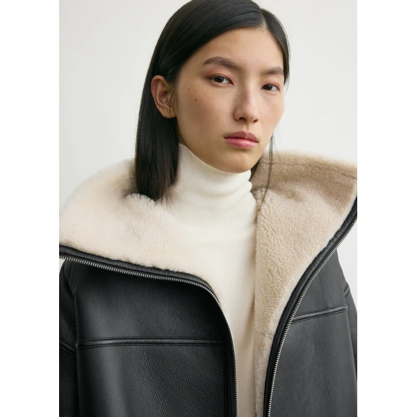 Totême Signature shearling jacket in Black / Off-white - Jackets - Scandinavian Minimalist Luxury at Coveti