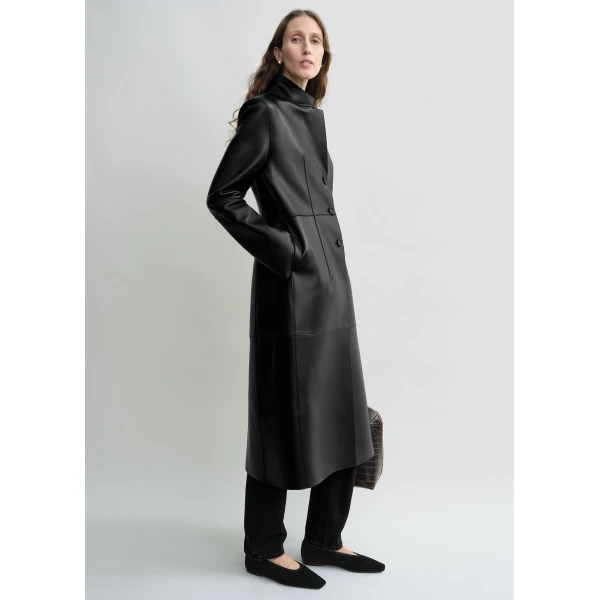 Totême Slim leather coat in Black - Coats - Scandinavian Minimalist Luxury at Coveti