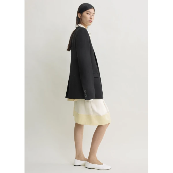 Totême Slim tailored blazer in Black - Jackets - Scandinavian Minimalist Luxury at Coveti