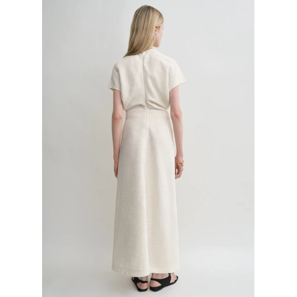 Totême Slouch waist crinkled dress in Cream - Dresses - Scandinavian Minimalist Luxury at Coveti