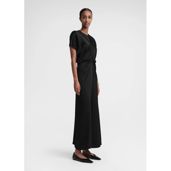 Totême Slouch waist dress in Black - Dresses - Scandinavian Minimalist Luxury at Coveti