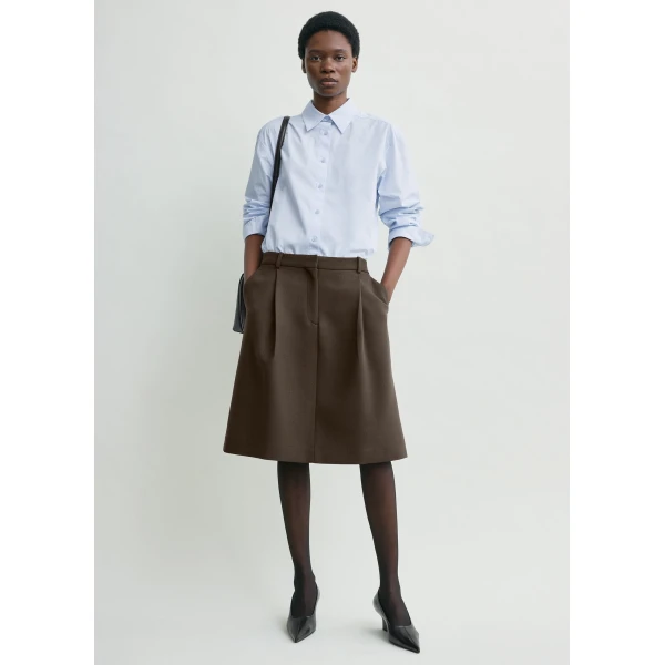 Totême Tailored pleat skirt in Bark - Skirts - Scandinavian Minimalist Luxury at Coveti