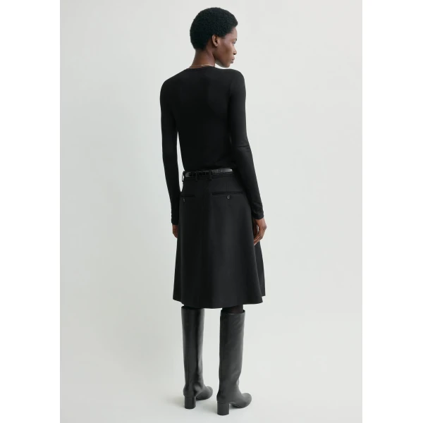 Totême Tailored pleat skirt in Black - Skirts - Scandinavian Minimalist Luxury at Coveti