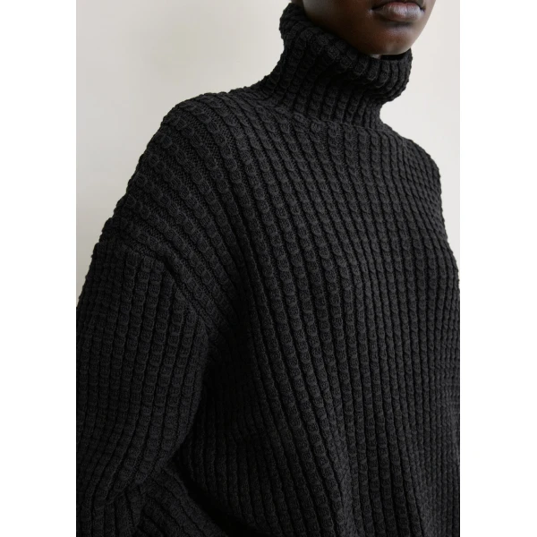 Totême Whipstitch knit in Black - Knitwear - Scandinavian Minimalist Luxury at Coveti