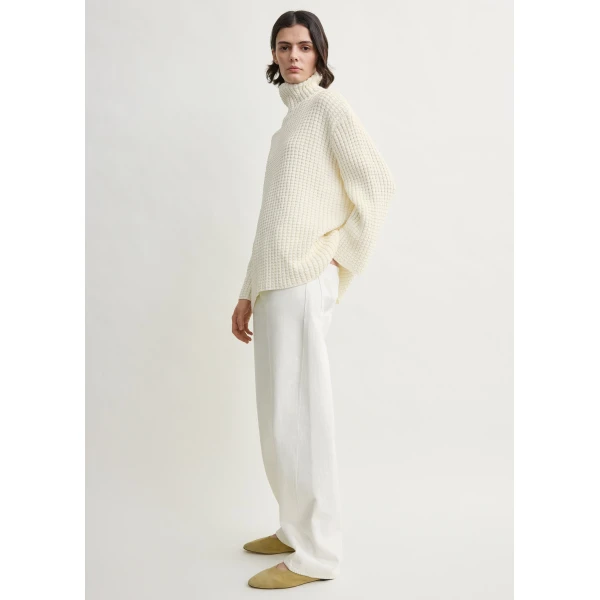 Totême Whipstitch knit in Milk - Knitwear - Scandinavian Minimalist Luxury at Coveti