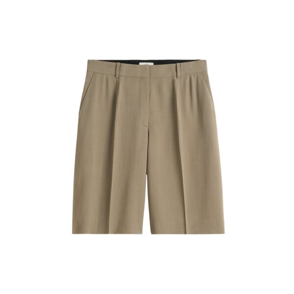 Totême Wide fluid shorts in Taupe - Shorts - Scandinavian Minimalist Luxury at Coveti