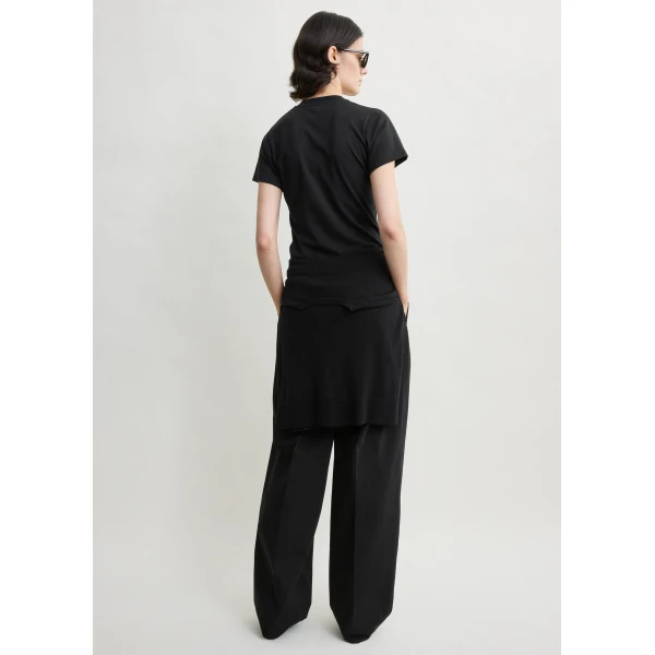 Totême Wide-ribbed v-neck tee in Black - Tops - Scandinavian Minimalist Luxury at Coveti