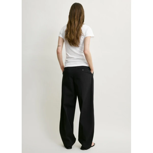 Totême Wide-ribbed v-neck tee in Optic white - Tops - Scandinavian Minimalist Luxury at Coveti