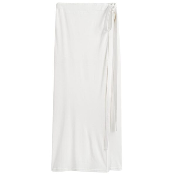 Wrap skirt in Off-white