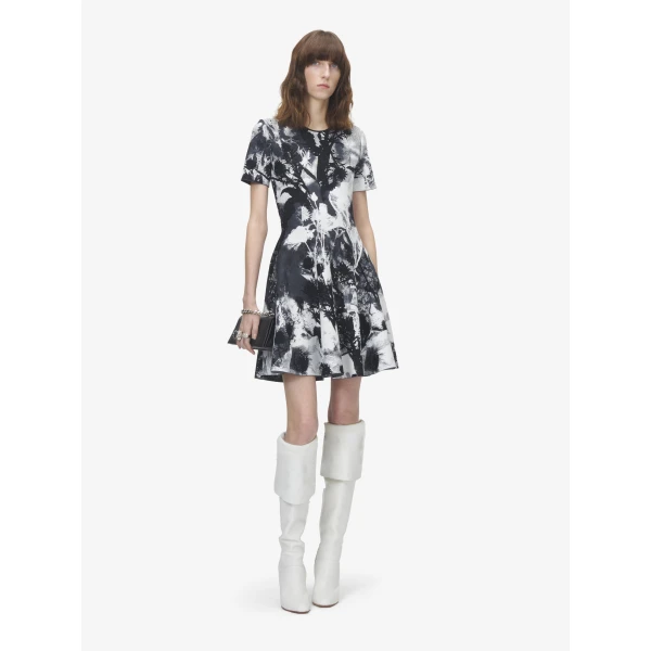 Alexander McQueen Floral Jacquard Mini Dress in Ivory/Black - Dresses - British Luxury Tailoring at Coveti