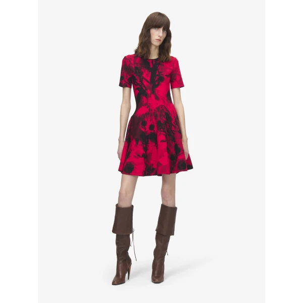 Alexander McQueen Floral Jacquard Mini Dress in Red/Black - Dresses - British Luxury Tailoring at Coveti