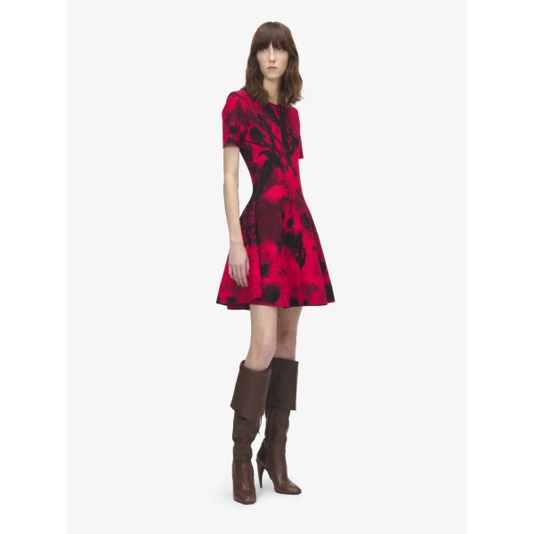 Alexander McQueen Floral Jacquard Mini Dress in Red/Black - Dresses - British Luxury Tailoring at Coveti