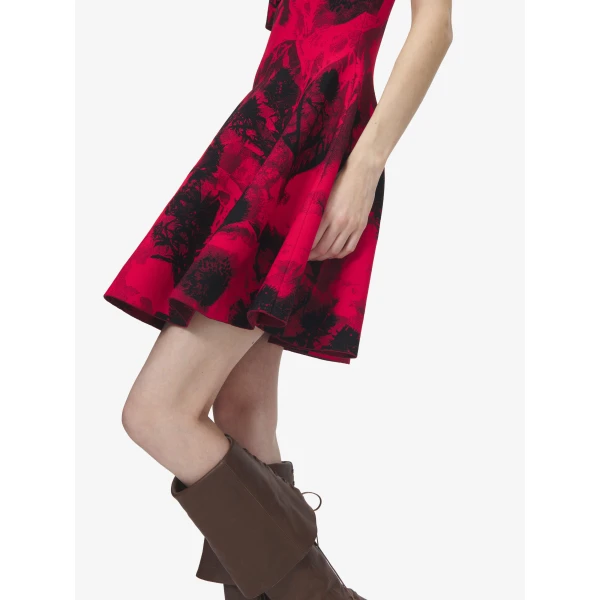 Alexander McQueen Floral Jacquard Mini Dress in Red/Black - Dresses - British Luxury Tailoring at Coveti