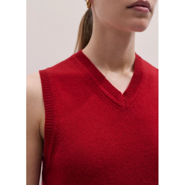 ME+EM ME+EM V-Neck Relaxed Knit Vest in Deep Ruby Red Mélange - Knitwear - Intelligent British Fashion at Coveti