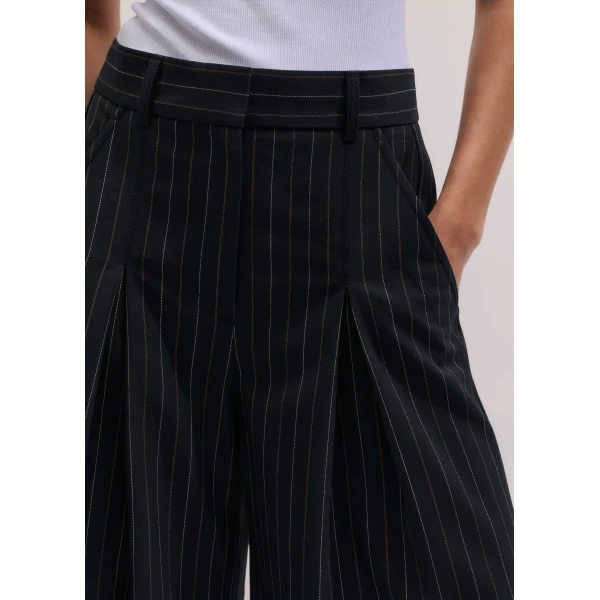 ME+EM ME+EM Very Wide Culotte in Black - Pants - Intelligent British Fashion at Coveti