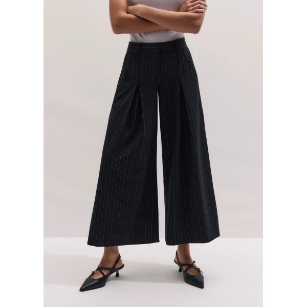 ME+EM ME+EM Very Wide Culotte in Black - Pants - Intelligent British Fashion at Coveti