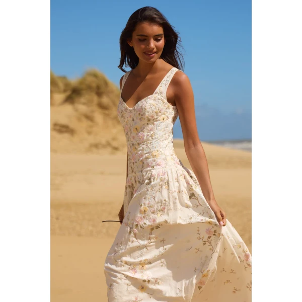 designer dresses at Coveti