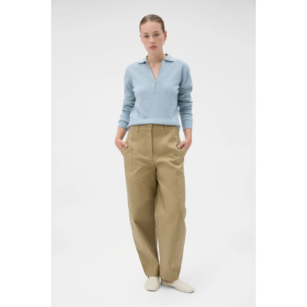 Tailored Curved Leg Pant