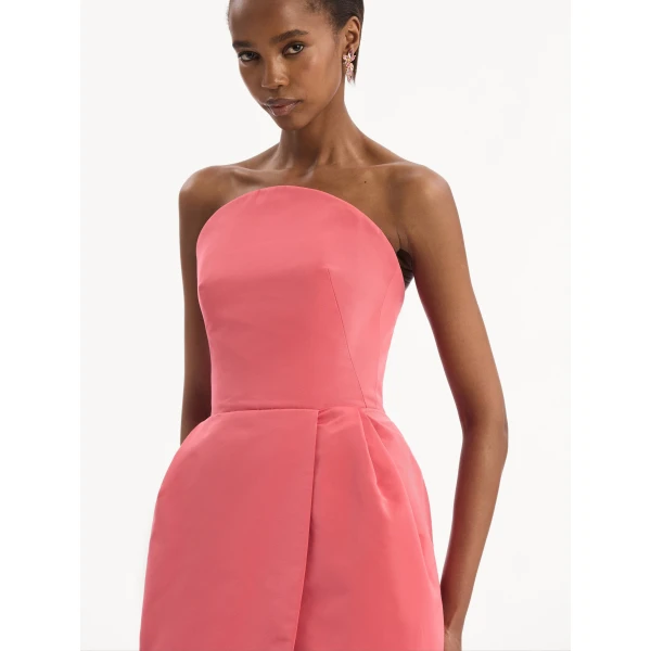 Pink dress