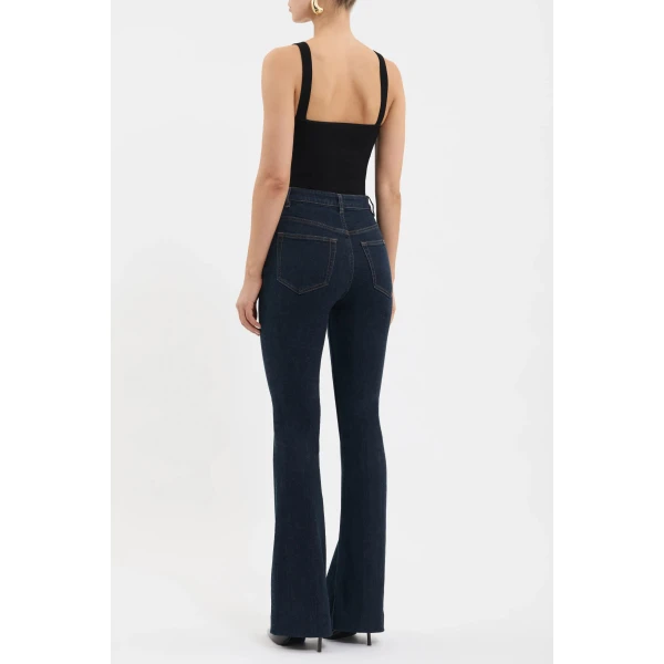 99% cotton and 1% elastane