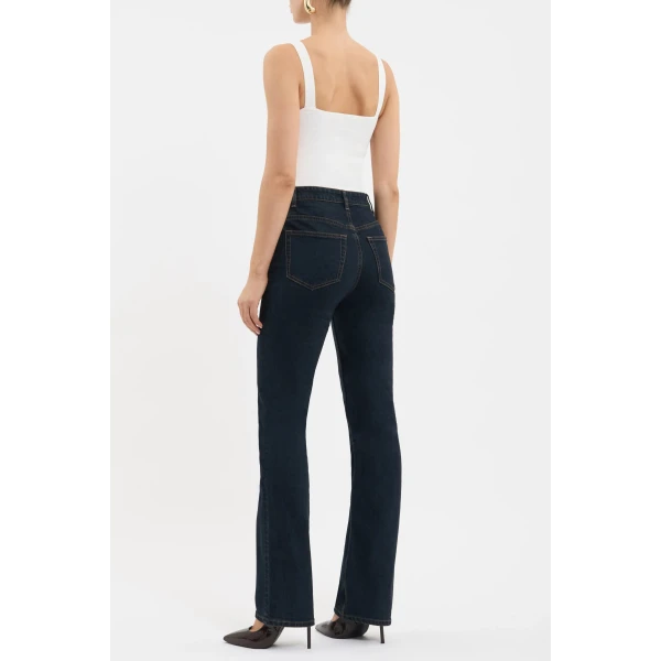 97% cotton and 3% elastane