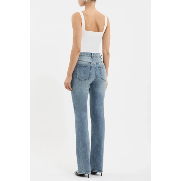 97% cotton and 3% elastane