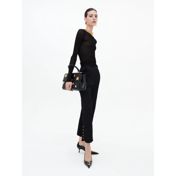 noir knitwear